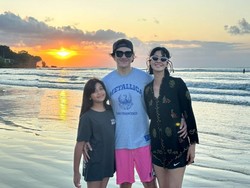 7 Foto Jizzy Pearl Putri Vino Bastian-Marsha Timothy, Pesonanya Saingi Ibunda