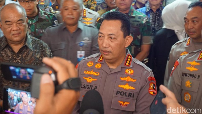 Kapolri Jenderal Listyo Sigit Prabowo usai menghadiri acara di GOR UNY, Sabtu (7/10/2023).