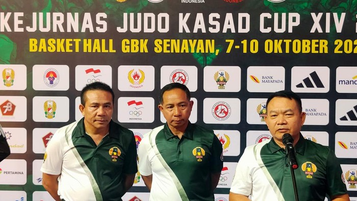 Kepala Staf Angkatan Darat (KASAD) Jenderal TNI Dudung Abdurachman secara resmi membuka Kejuaraan Nasional (Kejurnas) Judo Piala KASAD XIV/2023 yang berlangsung di Hall Basker Komplek Gelora Bung Karno (GBK) Senayan Jakarta, Sabtu, 7 Oktober 2023.