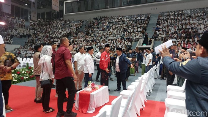Ketum PSI Kaesang Pangarep menghadiri rapimnas Solidaritas Ulama Muda Jokowi (Samawi) di Istora Senayan (Anggi/detikcom)