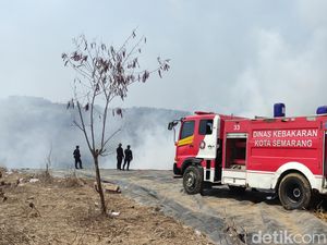 Kepala Damkar Semarang Sempat Pingsan di TPA Jatibarang yang Terbakar