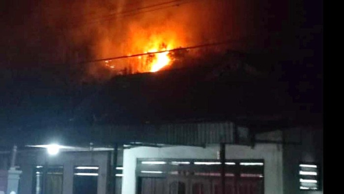 Lahan 3 hektar kawasan Perhutani di Desa Tenggong Tulungagung terbakar