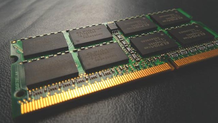 RAM, memori penyimpanan data.