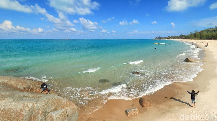 Pantai Tikus Emas