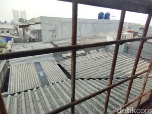 Kagetnya Warga Tambora Rumah Dibobol Maling Spider-Man dari Lantai 4
