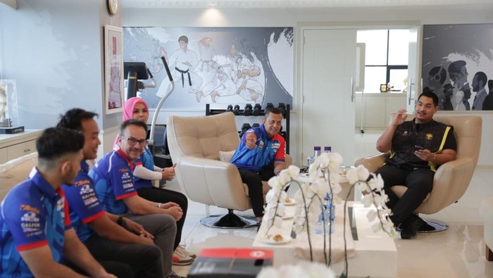 Pertamina Mandalika SAG Racing Team temui Menpora Dito Ariotedjo.