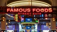 Las Vegas punya banyak food halls, tapi Rick kepincut dengan Famous food Street Eats yang menampilkan makanan dari 5 negara Asia Tenggara. Pembayaran di pasar ini 100% tanpa uang tunai. Foto: Brian Cicioni/Insider