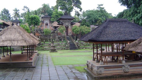 Pura Samuan Tiga.