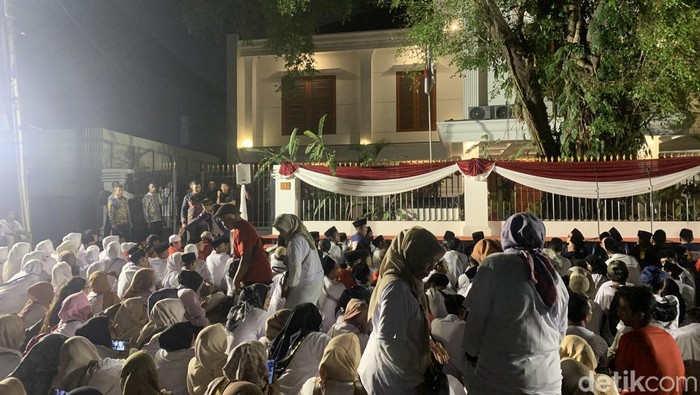 Relawan Samawi merapat ke rumah Prabowo Subianto