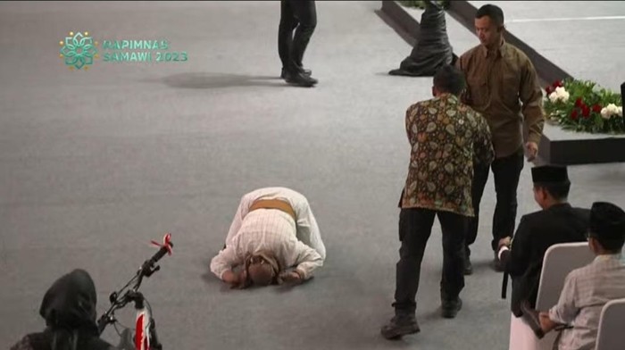 Rerawan sujud syukur usai dapat sepeda dari Jokowi