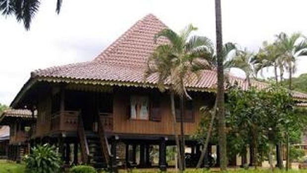 Rumah Adat Bubungan Lima Bengkulu