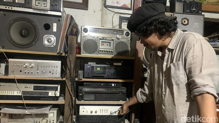 Tape jadul untuk memutar kaset pita. (Kartika Sari/detikSumut)