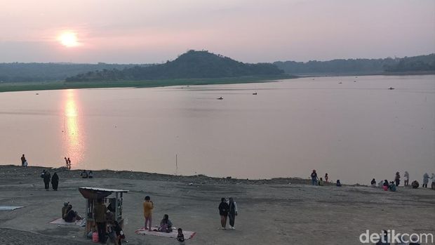 Waduk Setupatok Cirebon. Waduk Setupatok Cirebon.