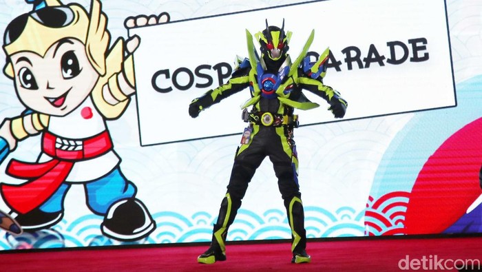 Wibu Merapat! Ada Parade Cosplay di Wisma Serbaguna GBK Peserta Cosplay melakukan aksinya di ANIMART 2023 di Wisma Serba Guna GBK, Jakarta, Sabtu (7/10/2023).