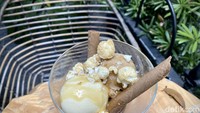 Menu-menu baru dengan varian yang lebih kekinian juga ditawarkan oleh Zangrandi Grande. Ada menu caramel popcorn ice cream (Rp 45.000). Foto: detikcom