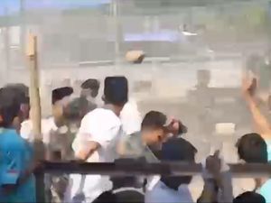 Panas Pilkades di Demak hingga Diwarnai Hujan Batu
