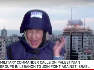 Rudal Israel Meledak Hantam Gedung Saat Jurnalis Live di Gaza
