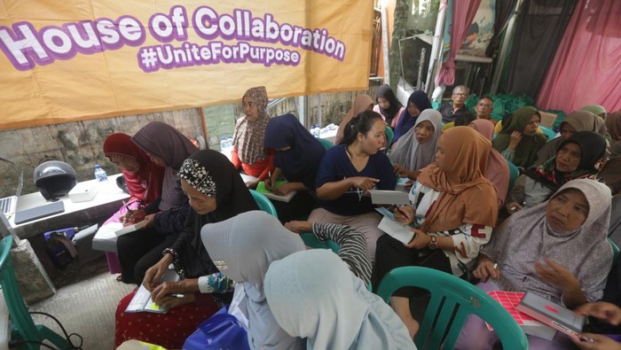 Edukasi Keuangan Bikin Nasabah Bank Jago Tumbuh Signifikan Bank Jago terus aktif melakukan edukasi keuangan berbasis komunitas sebagai bentuk komitmen Perseroan untuk turut serta meningkatkan literasi keuangan di Indonesia.
