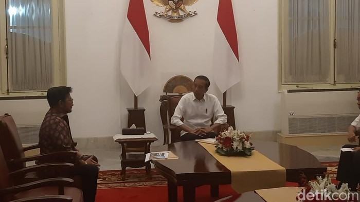 Eks Mentan Syahrul Yasin Limpo (SYL) menghadap Presiden Joko Widodo (Jokowi). (Kanavino/detikcom)