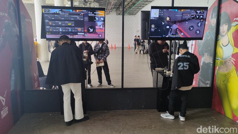 Grand Final FFML Season 8 resmi dimulai hari ini, Minggu (8/10/2023). Lokasi yang dipilih yakni Jakarta International Velodrome, dan tampilannya megah sekali. Cek foto-fotonya berikut.