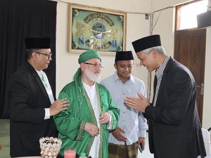 Bertemu Cucu Syekh Abdul Qadir, Ganjar Didoakan & Diberi Amalan Khusus