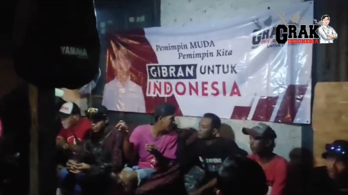 Grak Indonesia sosialisasikan Gibran pemimpin masa depan di Bogor.