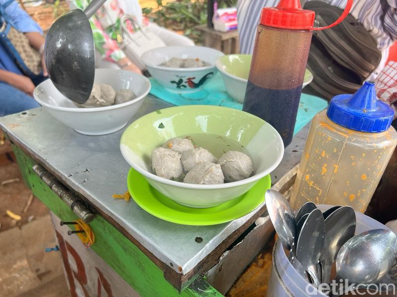 Gurih Nikmat Bakso Pak Mbedud yang Terkenal di Taman Gandaria
