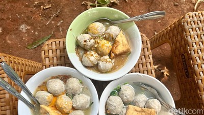 Gurih Nikmat Bakso Pak Mbedud yang Terkenal di Taman Gandaria