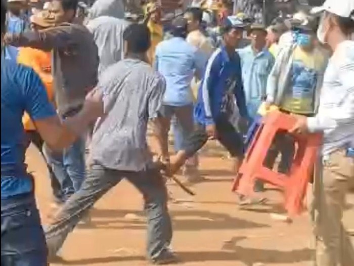 Karapan sapi di bangkalan ricuh