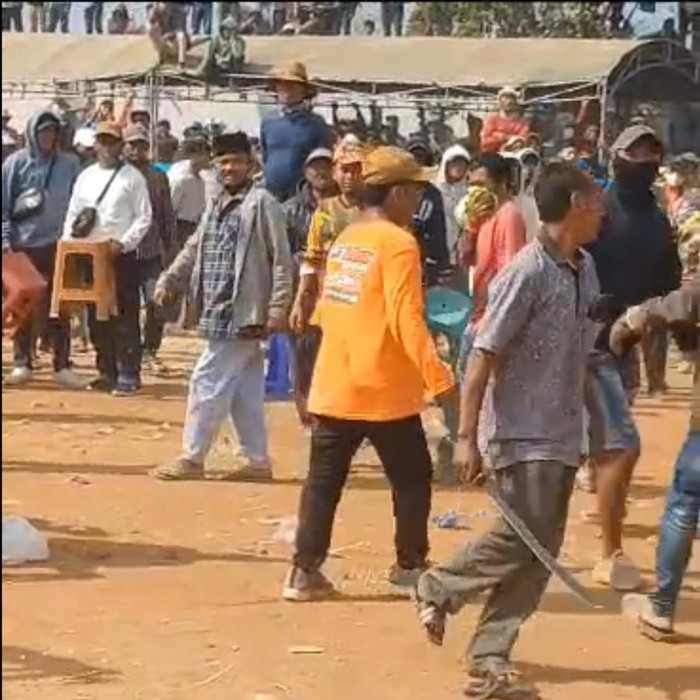 Karapan sapi di bangkalan ricuh