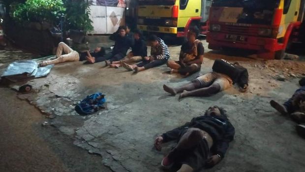 kecelakan di malang truk tabrak rumah