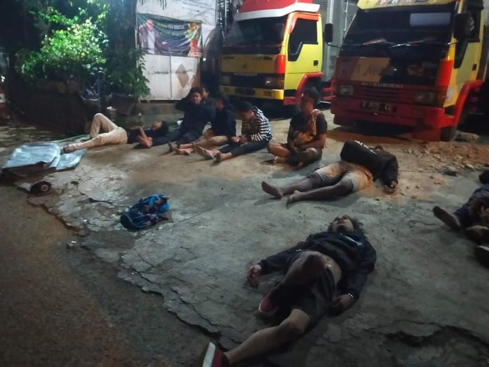 kecelakan di malang truk tabrak rumah
