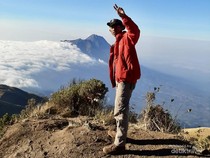Mendaki Gunung Merbabu via Suwanting, Pemandangannya Amazing!
