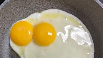 Dua mata telur sapi. Foto: Brightside