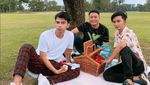 Setia Temani Keluarga Raffi Ahmad Kulineran, Merry Punya Rumah Baru
