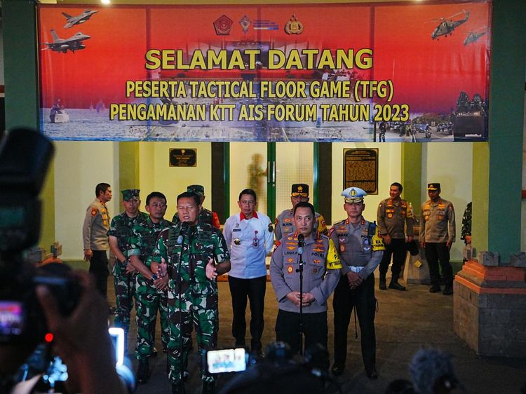 Momen Sinergi Panglima TNI-Kapolri Pimpin TFG Gabungan Pengamanan KTT AIS