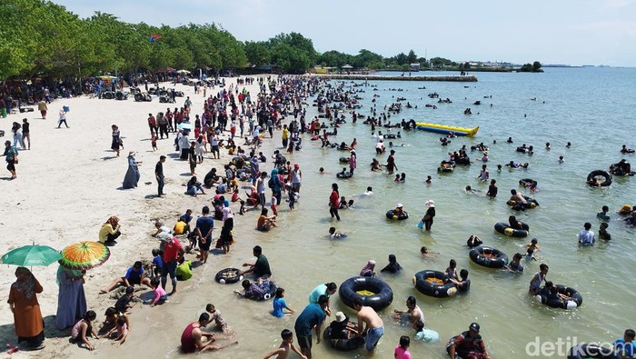 Pantai Dalegan Gresik