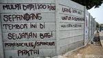 Pasang Spanduk Bacaleg di Tembok Bekasi Ini Kena Biaya