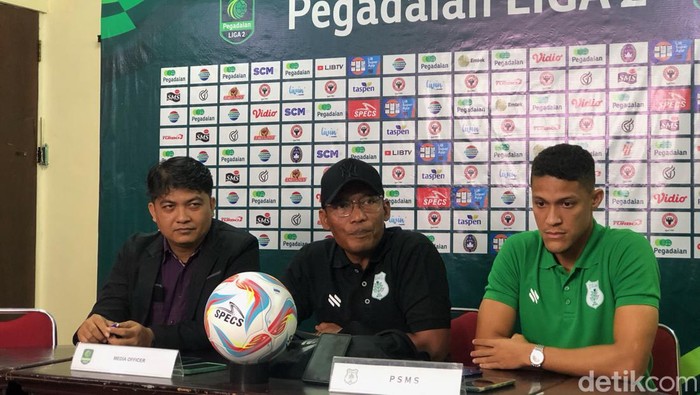 Pelatih kepala PSMS Medan Miftahudin Mukson saat jumpa pers dengan awak media, Minggu (8/10/2023). (M. Afdal Afrianto/detikSumut)