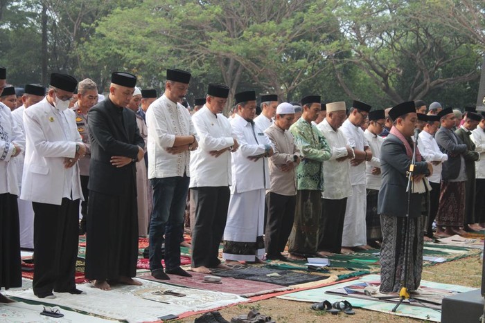 Pemerintah Kabupaten (Pemkab) Wajo, Sulawesi Selatan (Sulsel) menggelar salat istisqa.
