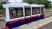 Dresin digunakan oleh KAI untuk melakukan pemeriksaan dan memantau langsung prasarana perkeretaapian seperti kondisi jalur rel, jembatan, terowongan, persinyalan, kondisi perlintasan sebidang, dan stasiun-stasiun. 