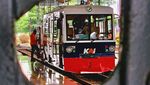 Penampakan Anak Kereta yang Viral dan Bikin Netizen Gemas