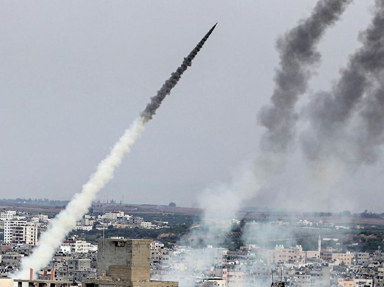 Penampakan Roket yang Ditembakkan Hamas ke Israel