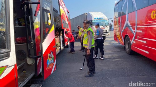 Polisi meningkatkan pengamanan di Pelabuhan Gilimanuk menjelang KTT AIS Forum 2023.