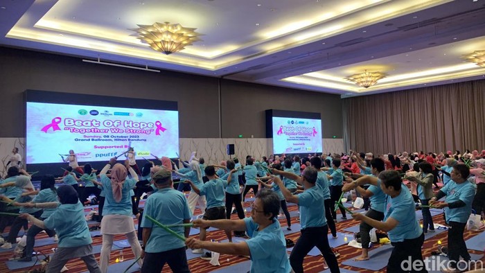 Pound fit massal di Hotel Hilton Bandung