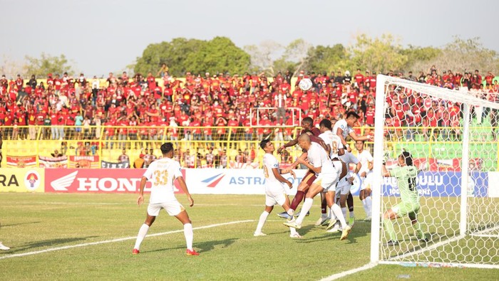 PSM Makassar kalah 0-2 dari Madura United di Stadion Gelora BJ Habibie, Parepare.