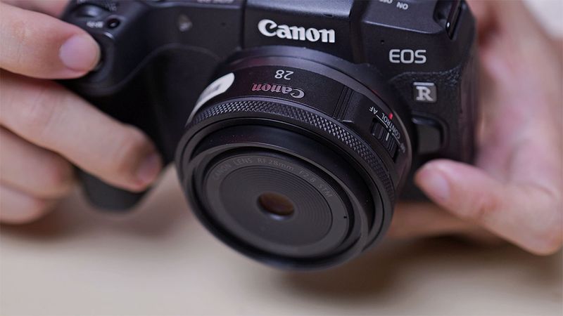 Review Lensa Canon RF 28mm