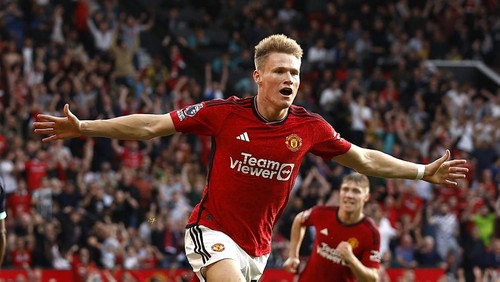 Soccer Football - Premier League - Manchester United v Brentford - Old Trafford, Manchester, Britain - October 7, 2023 Manchester Uniteds Scott McTominay celebrates scoring their second goal Action Images via Reuters/Jason Cairnduff NO USE WITH UNAUTHORIZED AUDIO, VIDEO, DATA, FIXTURE LISTS, CLUB/LEAGUE LOGOS OR LIVE SERVICES. ONLINE IN-MATCH USE LIMITED TO 45 IMAGES, NO VIDEO EMULATION. NO USE IN BETTING, GAMES OR SINGLE CLUB/LEAGUE/PLAYER PUBLICATIONS.