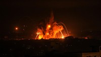 Militer Israel melancarkan setidaknya dua serangan udara di Jalur Gaza pada Sabtu (7/12/2023). 