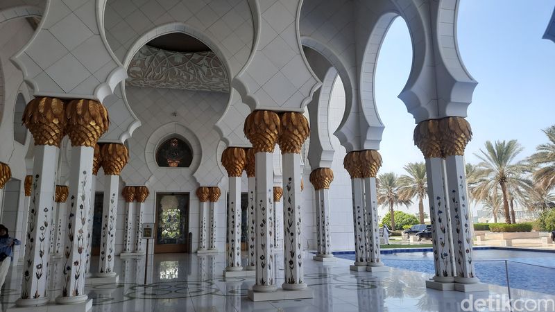 Area Sheikh Zayed Grand Mosque di Abu Dhabi